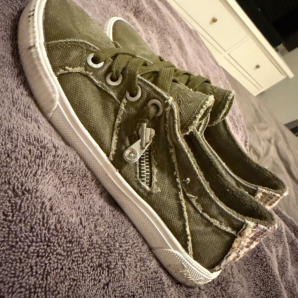 Blowfish Malibu Olive Green Canvas Zip-Accent Sneakers